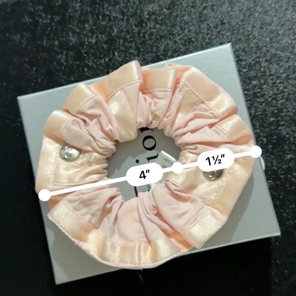 Auth Dior Pink Scrunchie hair tie with silver CD rivet accents vintage Rare - Picture 10 of 13